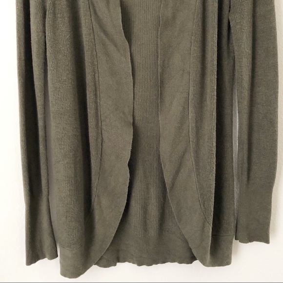 And Eawy Olive Green Cardigan Sweater Sz Medium - Picture 4 of 7